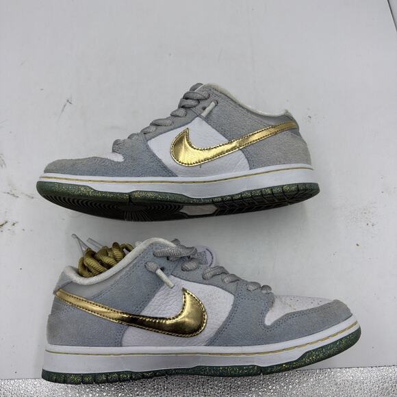 Athletic_Shoes